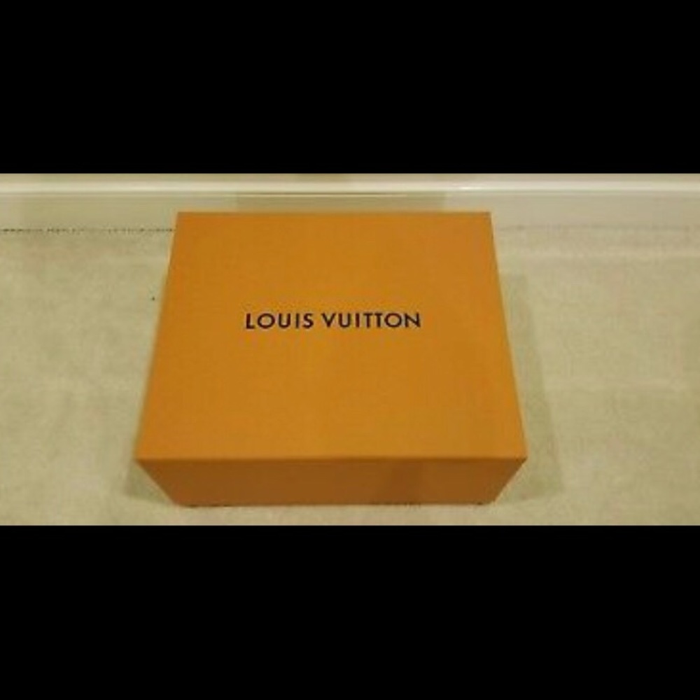 LOUIS VUITTON MAGNETIC GIFT STORAGE BOX